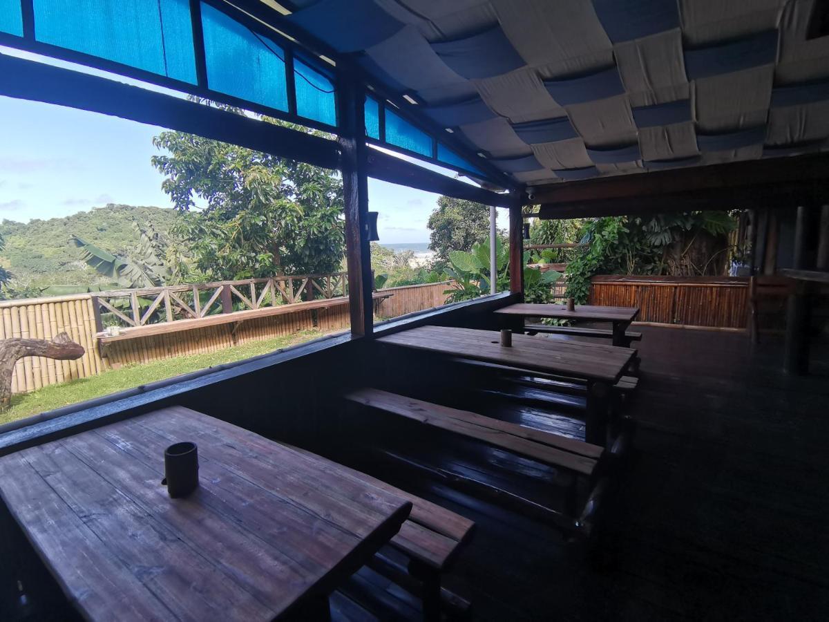 Amapondo Backpackers Lodge Port Saint Johnʼs Esterno foto