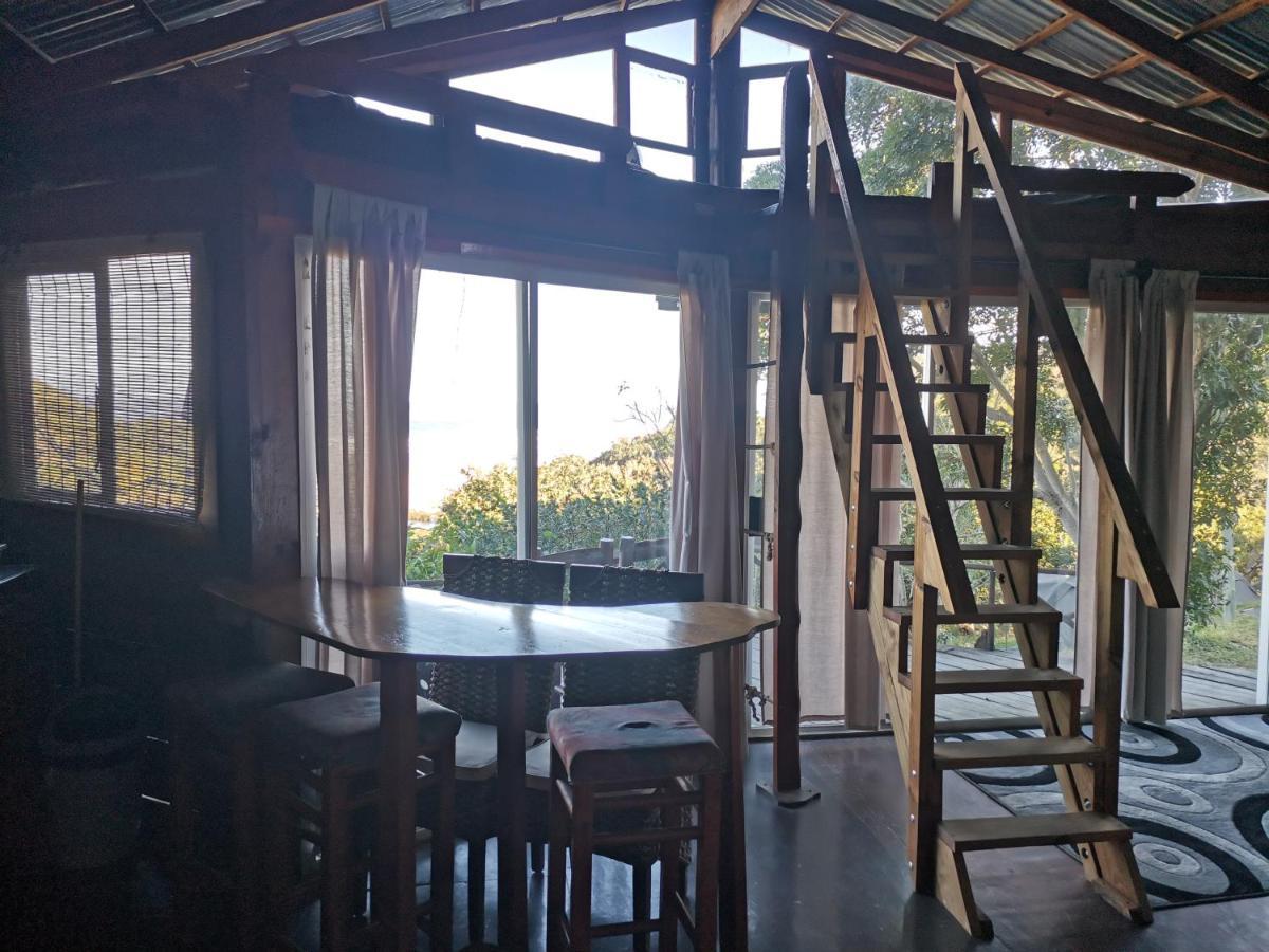 Amapondo Backpackers Lodge Port Saint Johnʼs Esterno foto