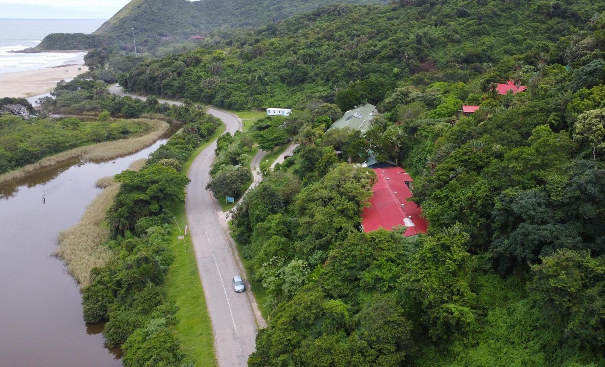 Amapondo Backpackers Lodge Port Saint Johnʼs Esterno foto